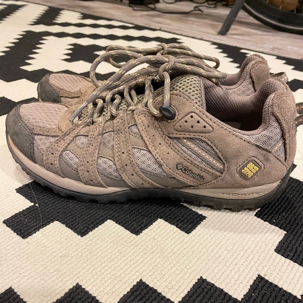 Columbia hiking shoes